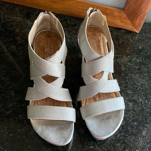 Kenneth Cole Reaction wedge sandals